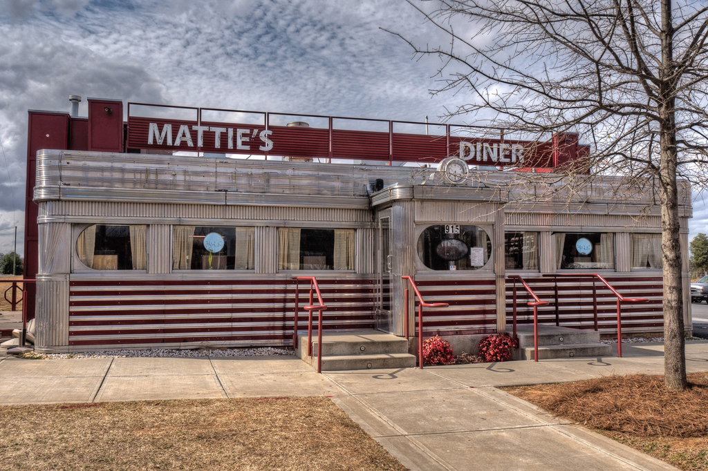 image of charlotte north carolina's mattie's diner