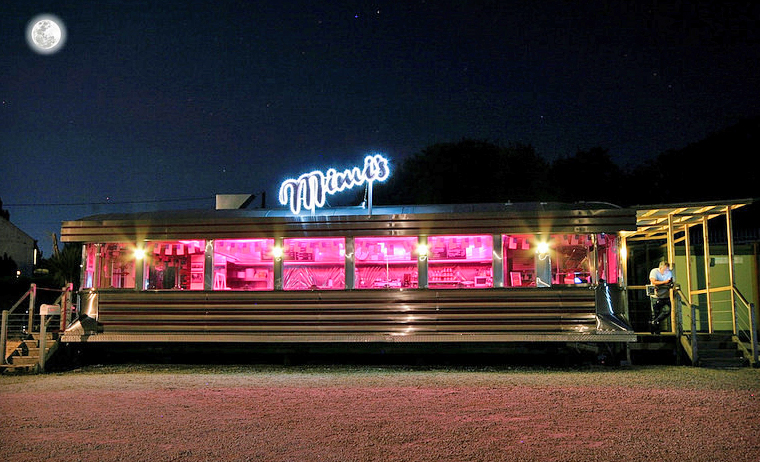 image of Mimi's Vintage Diner, Cornwall UK.